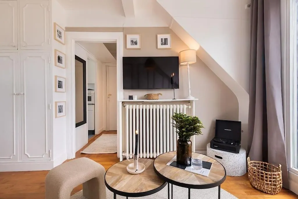 Apartment Amalfi - Studio Et Terrace A Auteuil Paris